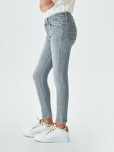 Lade das Bild in den Galerie-Viewer, Jeans Julita
