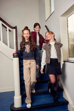 Lade das Bild in den Galerie-Viewer, INDIANBLUEJEANS_AW25_10
