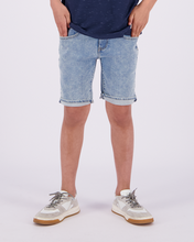 Lade das Bild in den Galerie-Viewer, Jeans Shorts Capo
